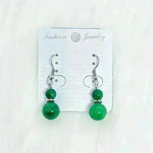 Simple Retro Gourd Shaped Earrings in Green - Picture 3 of 4